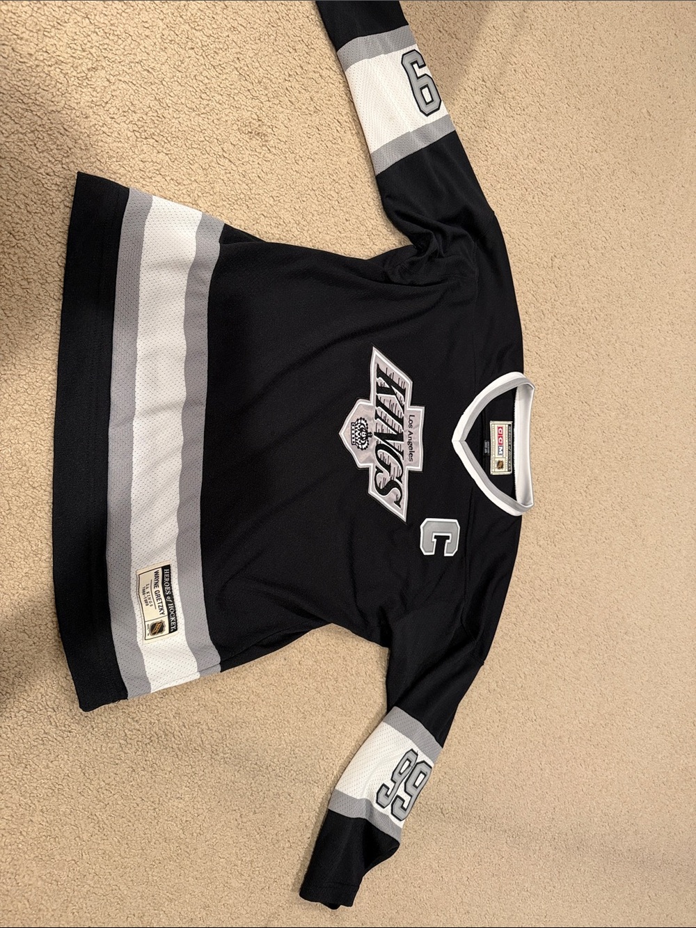 Los Angeles Kings Wayne Gretzky Heroes of Hockey CCM Jersey Youth L/XL